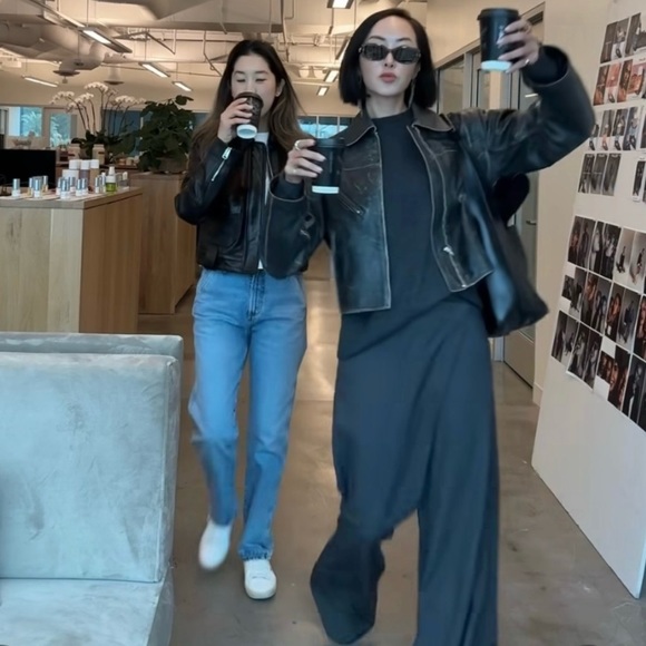 ~ SOLD 📦 New!! ZARA Distressed Cropped Genuine Leather Jacket - Picture 8 of 10